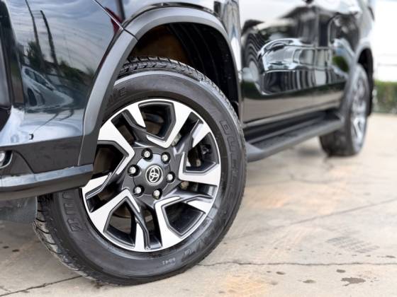 TOYOTA HILUX SW4 2.8 D-4D TURBO DIESEL SRX PLATINUM 4X4 AUTOMÁTICO